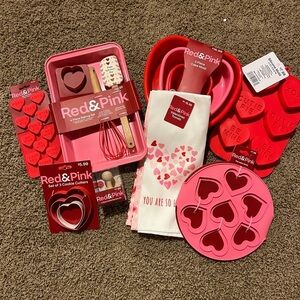 Heart Themed Baking Set NWT